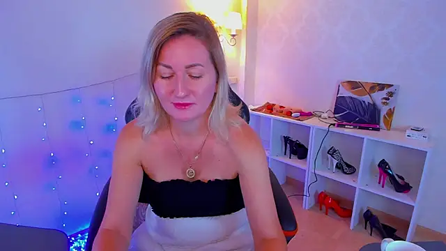 AriFleow online show from September 26, 2025, 12:12 pm