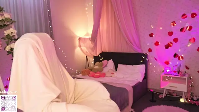 lilly Cherry  online show from May 30, 2026, 11:27 am