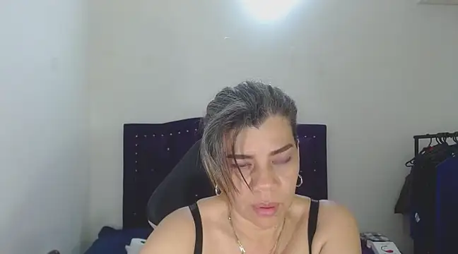 vikyadams online show from March 19, 2025, 4:36 am