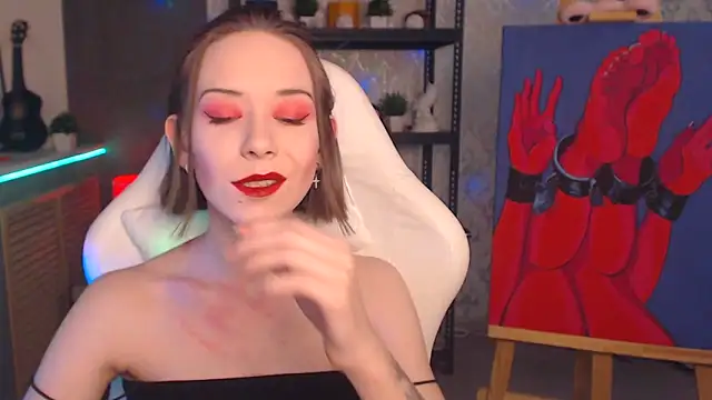 FascinatingEyess online show from December 21, 2025, 1:35 pm