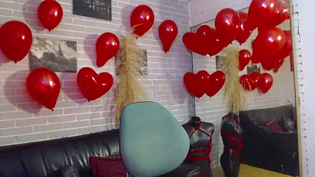 elizatexx online show from February 19, 2025, 3:06 am