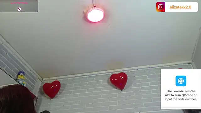 elizatexx online show from March 18, 2026, 8:32 pm