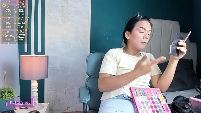 yossi peach cute online show from April 10, 2026, 4:52 am