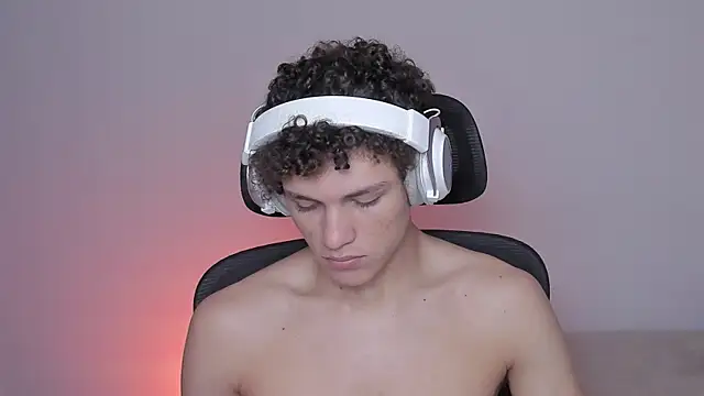 laurent nova online show from October 13, 2025, 7:10 am