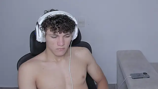 laurent nova online show from October 2, 2025, 9:40 pm