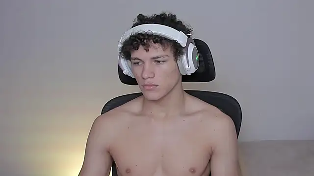 laurent nova online show from October 15, 2025, 8:55 am