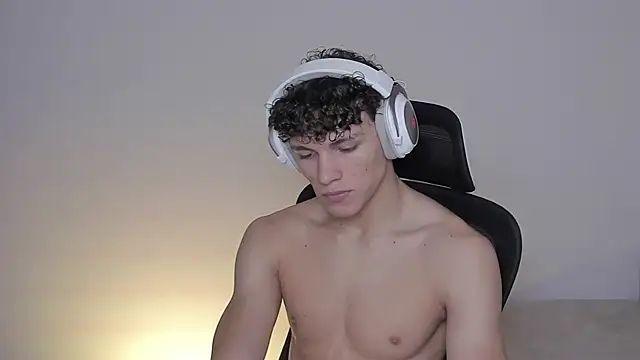 laurent nova online show from October 7, 2025, 6:36 am