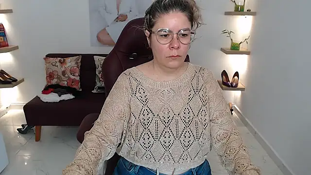 Snapshot of zehra_sanem chatting on February 8, 2026, 4:15 pm zehra sanem online show from February 8, 2026, 4:15 pm