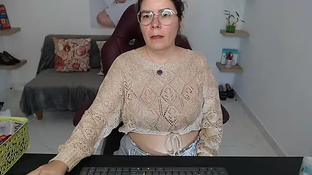 Snapshot of zehra_sanem chatting on February 17, 2026, 4:15 pm zehra sanem online show from February 17, 2026, 4:15 pm