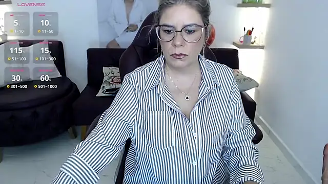 zehra sanem online show from May 25, 2026, 3:33 pm