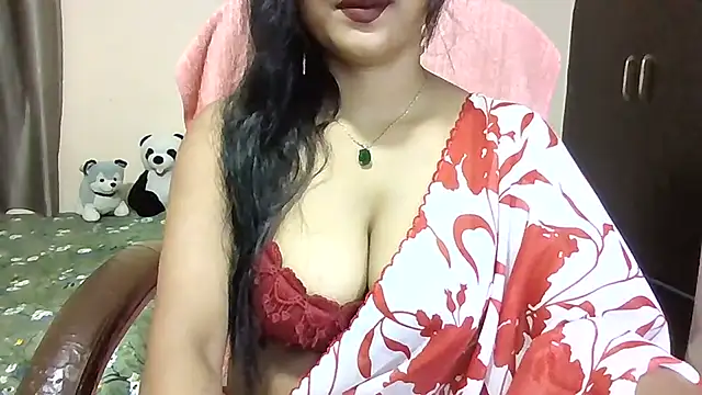 Queenhimanshi online show from July 15, 2026, 8:05 pm