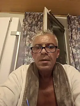 Picolo4111 online show from September 14, 2025, 3:07 am