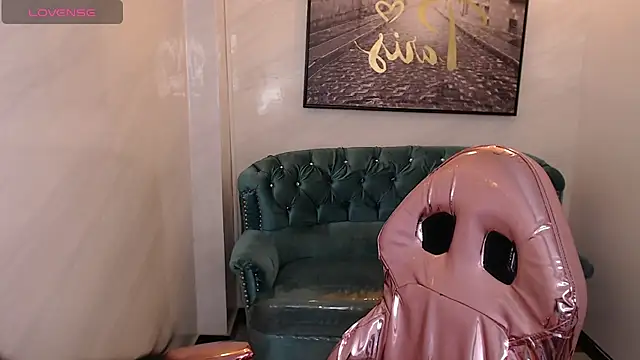 Snapshot of _lucy_v chatting on March 13, 2025, 4:16 am lucy v online show from March 13, 2025, 4:16 am