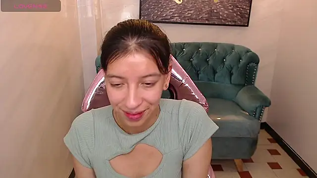 Snapshot of _lucy_v chatting on March 1, 2025, 6:35 am lucy v online show from March 1, 2025, 6:35 am