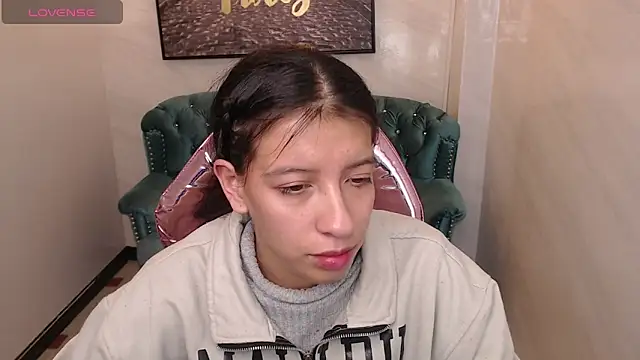 Snapshot of _lucy_v chatting on March 9, 2025, 1:15 pm lucy v online show from March 9, 2025, 1:15 pm