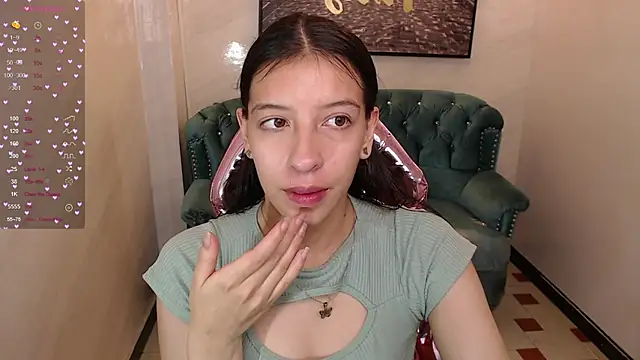 Snapshot of _lucy_v chatting on February 14, 2025, 3:33 am lucy v online show from February 14, 2025, 3:33 am