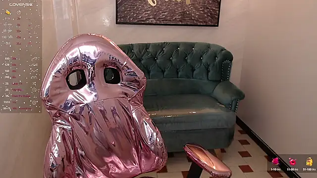 Snapshot of _lucy_v chatting on February 25, 2025, 9:31 am lucy v online show from February 25, 2025, 9:31 am