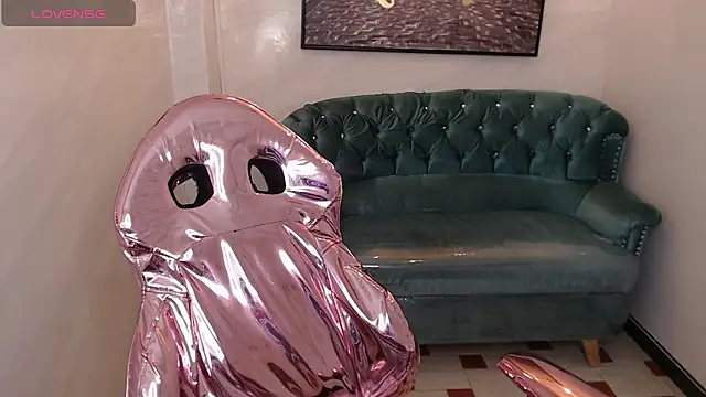 Snapshot of _lucy_v chatting on March 7, 2025, 3:29 am lucy v online show from March 7, 2025, 3:29 am