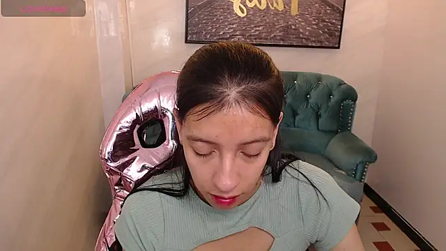 Snapshot of _lucy_v chatting on March 1, 2025, 3:32 am lucy v online show from March 1, 2025, 3:32 am