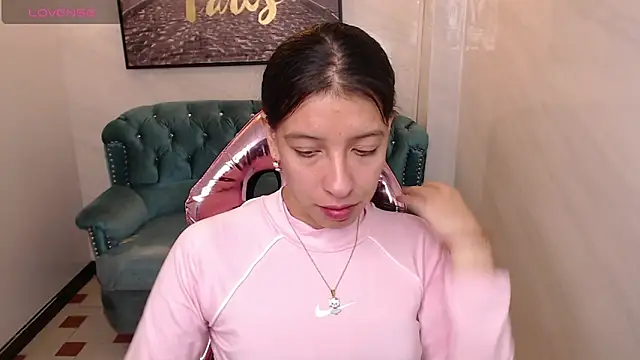 Snapshot of _lucy_v chatting on March 11, 2025, 4:19 am lucy v online show from March 11, 2025, 4:19 am