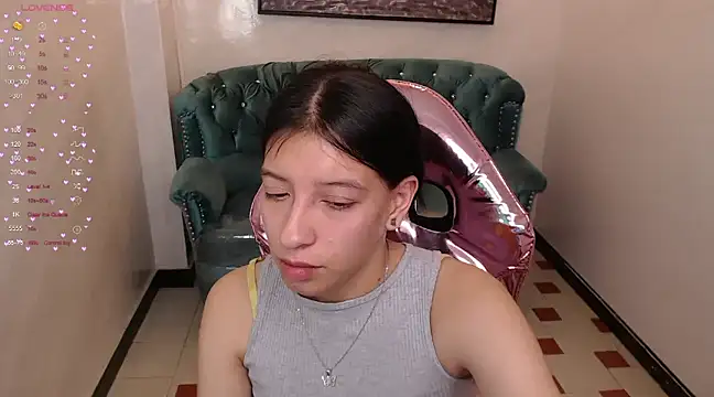 Snapshot of _lucy_v chatting on February 13, 2025, 6:20 am lucy v online show from February 13, 2025, 6:20 am