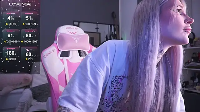 Snapshot of fraulein_mooon chatting on January 10, 2026, 6:25 pm fraulein mooon online show from January 10, 2026, 6:25 pm