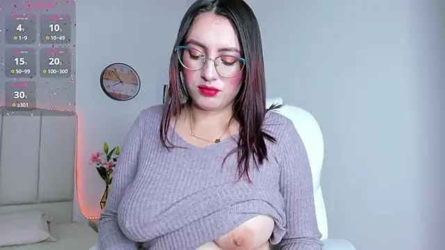 Snapshot of VioletPearson chatting on October 15, 2025, 12:24 pm VioletPearson online show from October 15, 2025, 12:24 pm