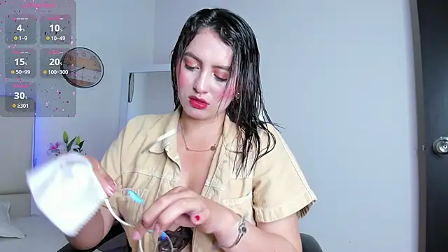 Snapshot of VioletPearson chatting on September 26, 2025, 12:12 pm VioletPearson online show from September 26, 2025, 12:12 pm