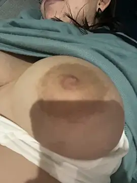 VioletPearson online show from November 20, 2025, 2:45 am