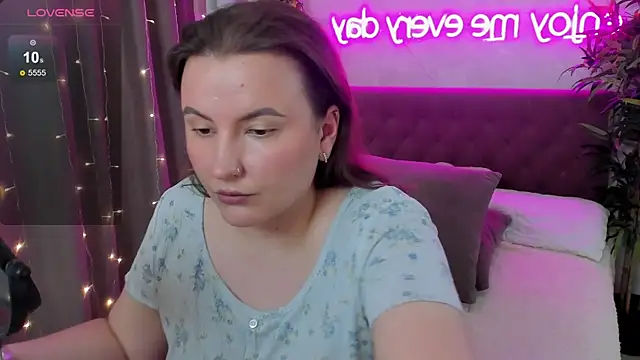 FeralPeach online show from June 11, 2026, 10:12 am