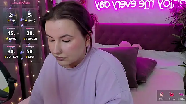 FeralPeach online show from March 29, 2026, 6:04 am