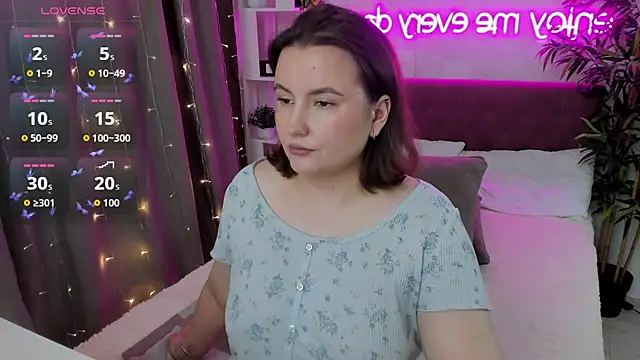 FeralPeach online show from September 26, 2025, 3:46 am