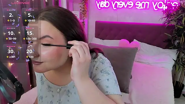 FeralPeach online show from March 8, 2026, 5:11 am