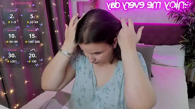 FeralPeach online show from November 1, 2025, 6:41 am