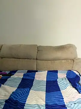 Rose berry online show from March 15, 2026, 6:37 pm