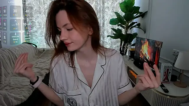 Snapshot of Alyssa_Smitt chatting on June 7, 2026, 8:41 am Alyssa Smitt online show from June 7, 2026, 8:41 am