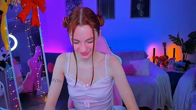 Alyssa Smitt online show from February 10, 2025, 2:30 am