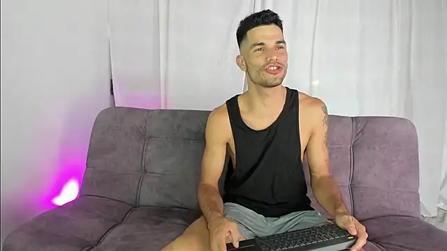 Snapshot of MorganFrei chatting on December 20, 2025, 8:01 pm MorganFrei online show from December 20, 2025, 8:01 pm