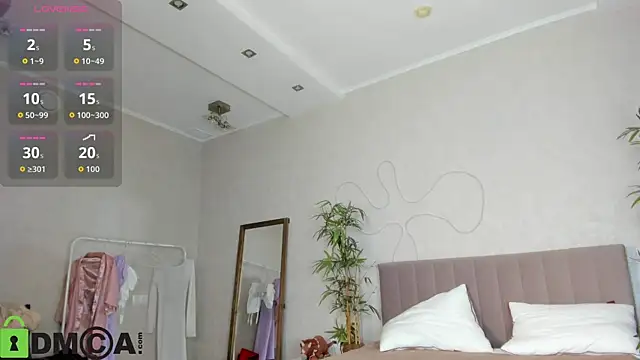 Snapshot of Ruth_Oliver chatting on October 3, 2025, 1:20 am Ruth Oliver online show from October 3, 2025, 1:20 am