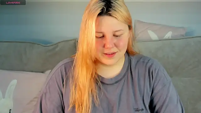 Snapshot of Ruth_Oliver chatting on October 26, 2025, 1:06 am Ruth Oliver online show from October 26, 2025, 1:06 am