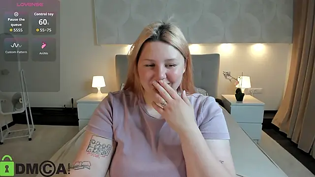 Snapshot of Ruth_Oliver chatting on October 7, 2025, 1:06 am Ruth Oliver online show from October 7, 2025, 1:06 am