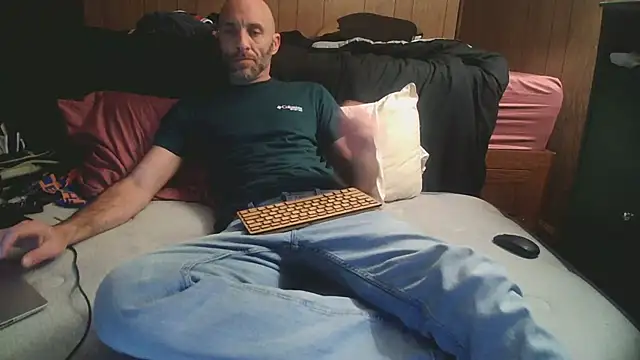 Snapshot of Disdikisgr8x5 chatting on March 1, 2025, 6:24 am Disdikisgr8x5 online show from March 1, 2025, 6:24 am