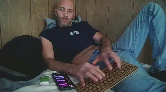 Snapshot of Disdikisgr8x5 chatting on January 10, 2025, 12:17 am Disdikisgr8x5 online show from January 10, 2025, 12:17 am