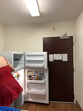 Snapshot of SafeinouterSpace chatting on September 25, 2025, 9:15 am SafeinouterSpace online show from September 25, 2025, 9:15 am