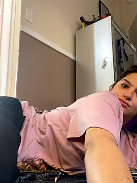 Snapshot of SafeinouterSpace chatting on September 17, 2025, 3:47 pm SafeinouterSpace online show from September 17, 2025, 3:47 pm