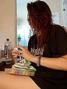 Snapshot of SafeinouterSpace chatting on September 18, 2025, 4:37 am SafeinouterSpace online show from September 18, 2025, 4:37 am