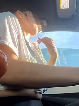 Snapshot of SafeinouterSpace chatting on October 30, 2025, 3:42 pm SafeinouterSpace online show from October 30, 2025, 3:42 pm