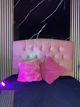 Ady 18 online show from September 24, 2025, 6:14 pm