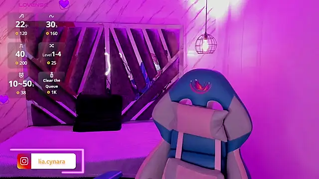 Queen perla  online show from September 30, 2025, 12:00 pm