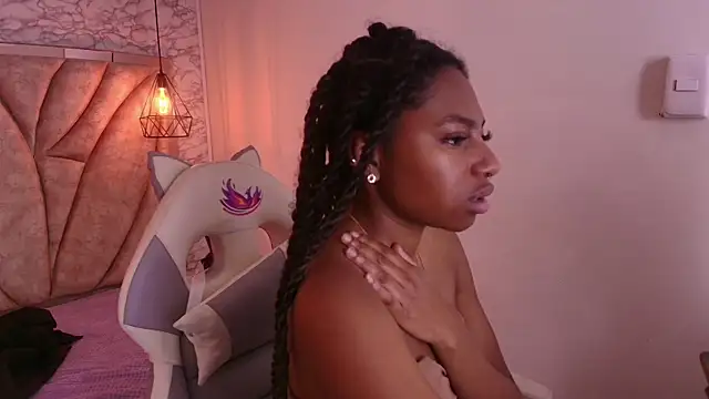 Snapshot of Queen_perla_ chatting on November 15, 2025, 12:09 pm Queen perla online show from November 15, 2025, 12:09 pm